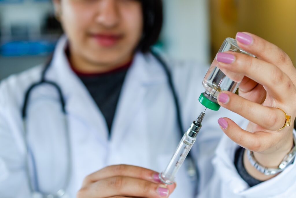 GFC injection treatment for knee pain by orthopedic doctor in Delhi
